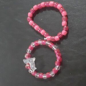 🌹 Pink bracelets with seal.